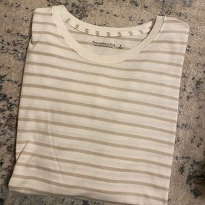 💜💜 3/$25💜💜 Abercrombie Soft AF striped Long Sleeve Tee